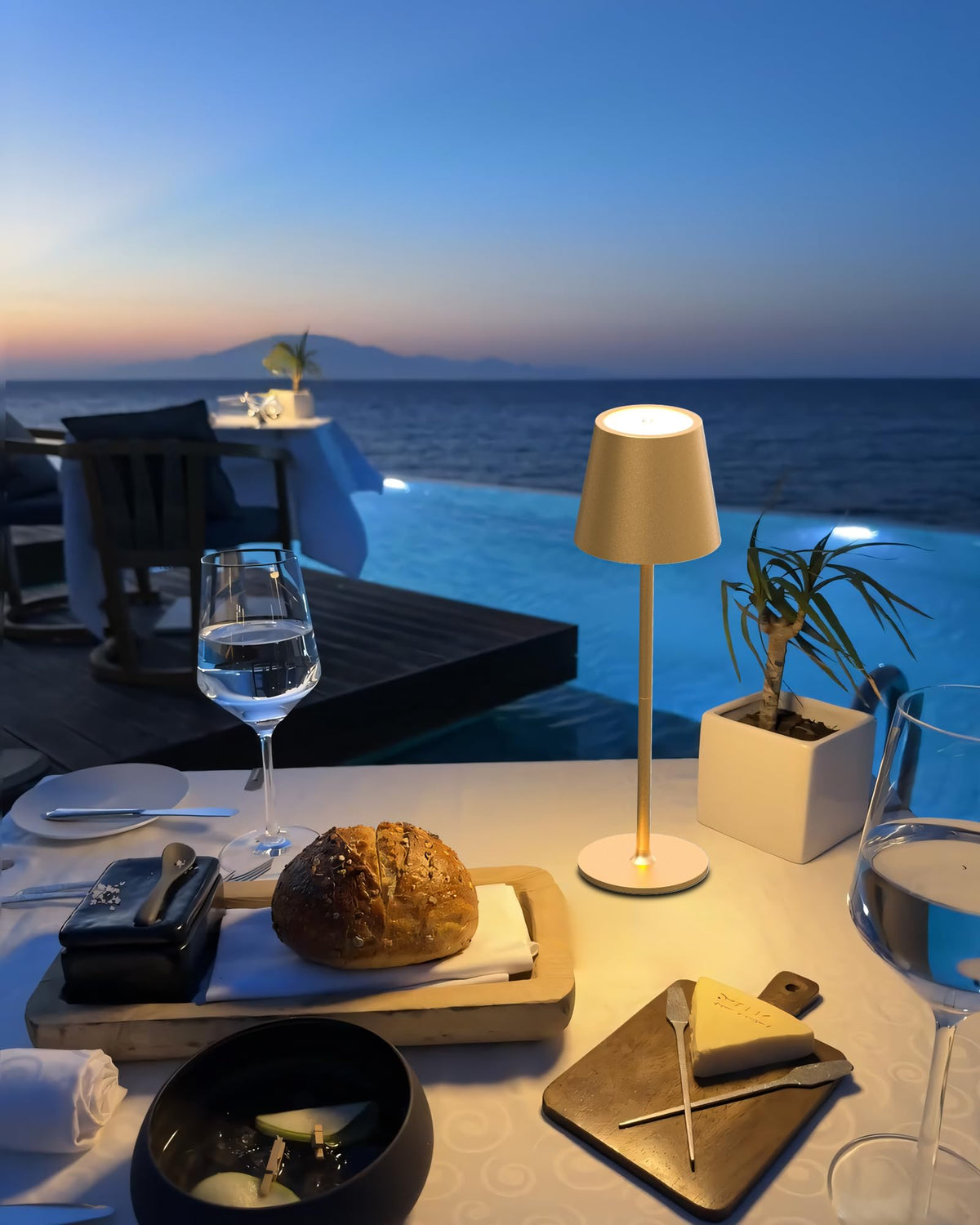 JACKYLED portable table lamp designed for dining, bedroom, cafes, or camping