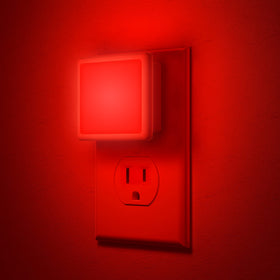 JandCase red night light with dusk-to-dawn sensor auto-illuminates in dim rooms.