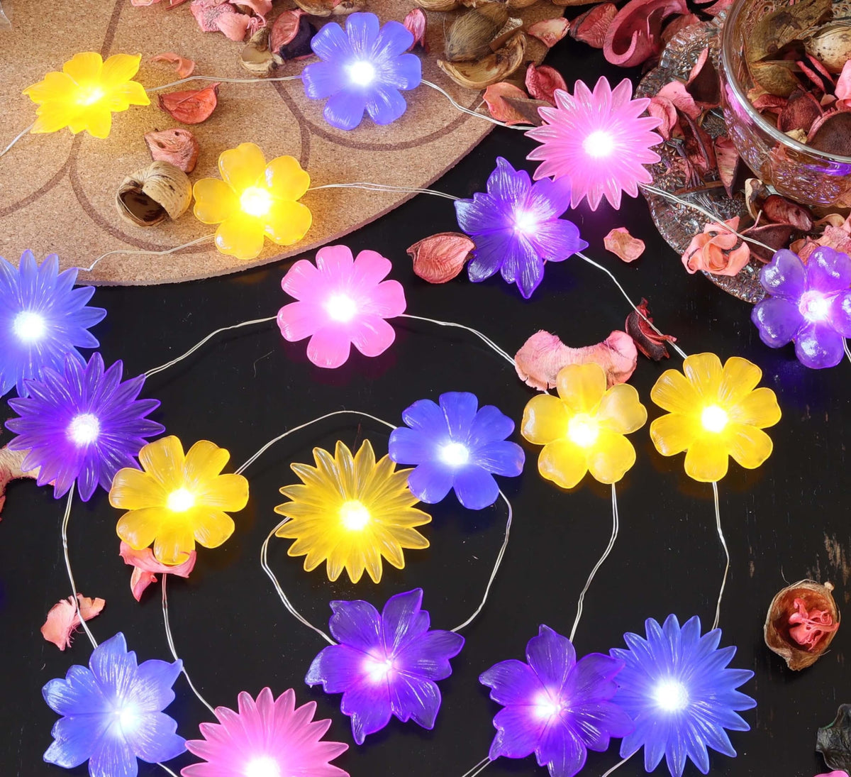 JASHIKA flower lights gift box makes a delightful present.