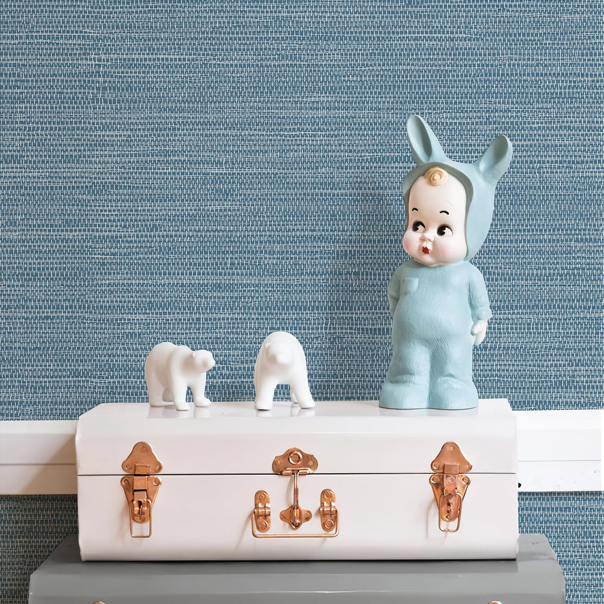 JiffDiff Grasscloth wallpaper application demonstrates easy peel-and-stick install
