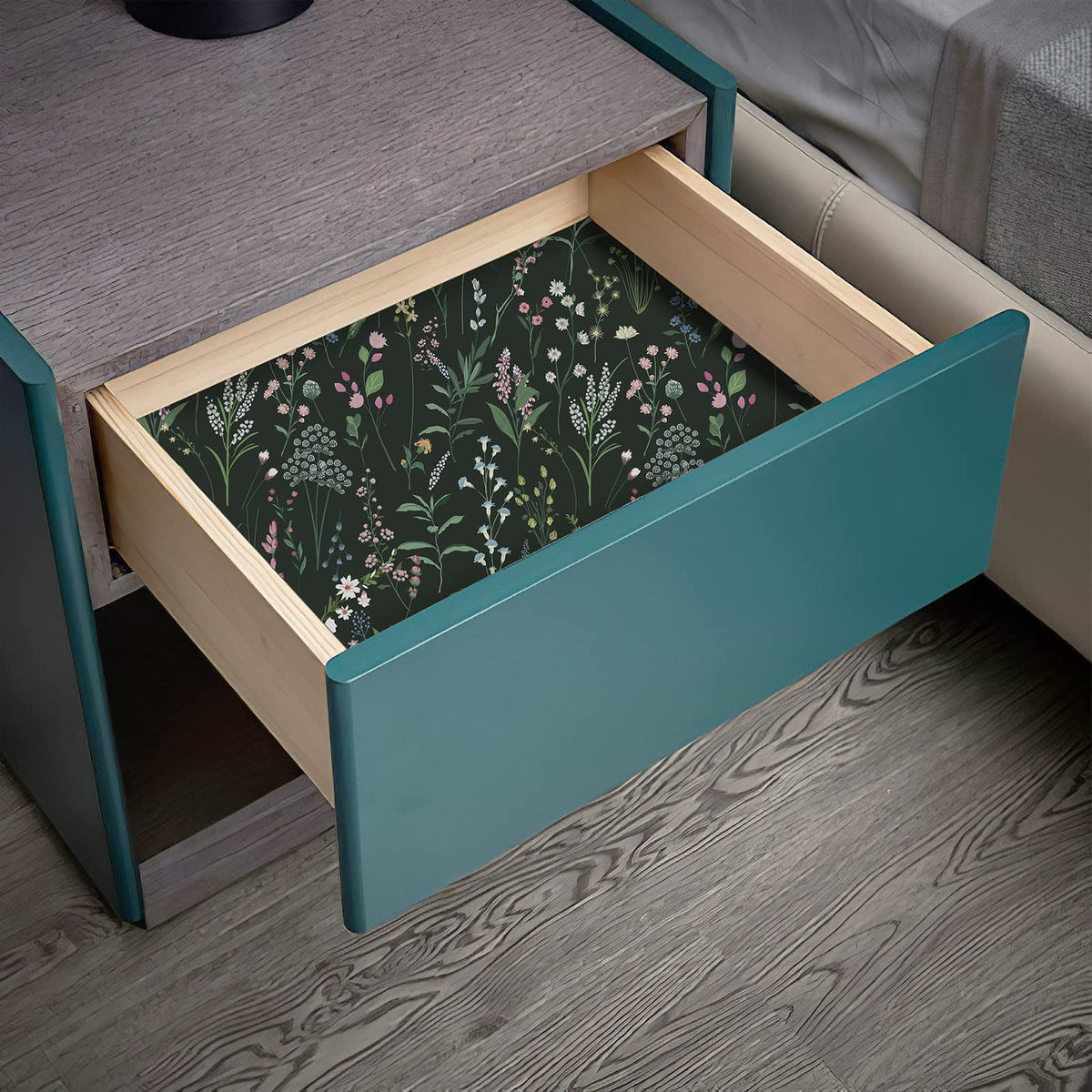 JiffDiff floral wallcovering delivers easy DIY room refresh
