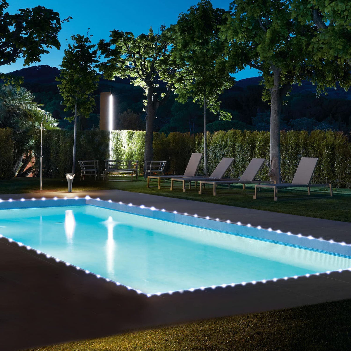 JMEXSUSS 200 LED rope light package includes rope lights and solar panel