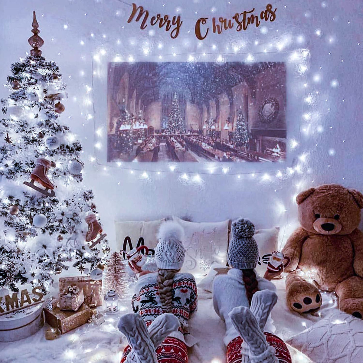JMEXSUSS clear-wire twinkle lights add a subtle glow to garlands.