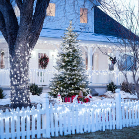 JMEXSUSS yard decor lights create warm perimeter illumination.