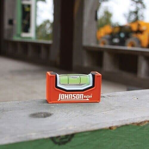 Johnson 1721P curved block vial with 320° visibility for easy viewing.