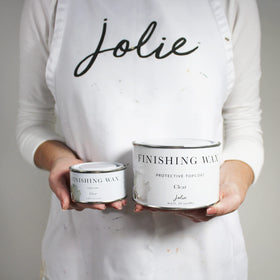 Jolie Finishing Wax matte finish test reveals a durable flat look.