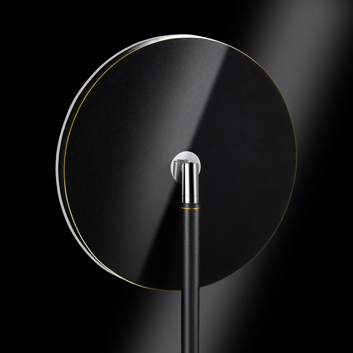JOOFO lamp with touch-dimming for easy stepless brightness control.