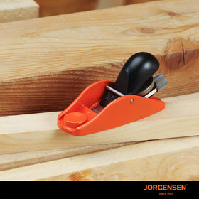 Jorgensen No.101 mini wood planer easy grip knob for comfortable one-handed use.