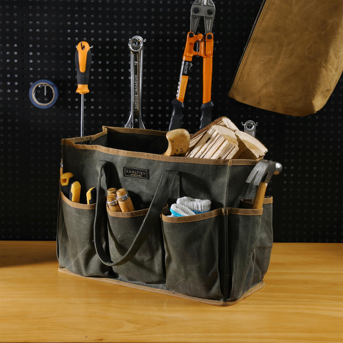Kaaltisy Bag withstands abrasion on tough job sites