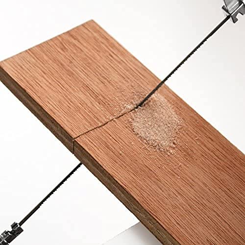 KAKURI blade changes by hand without tools.
