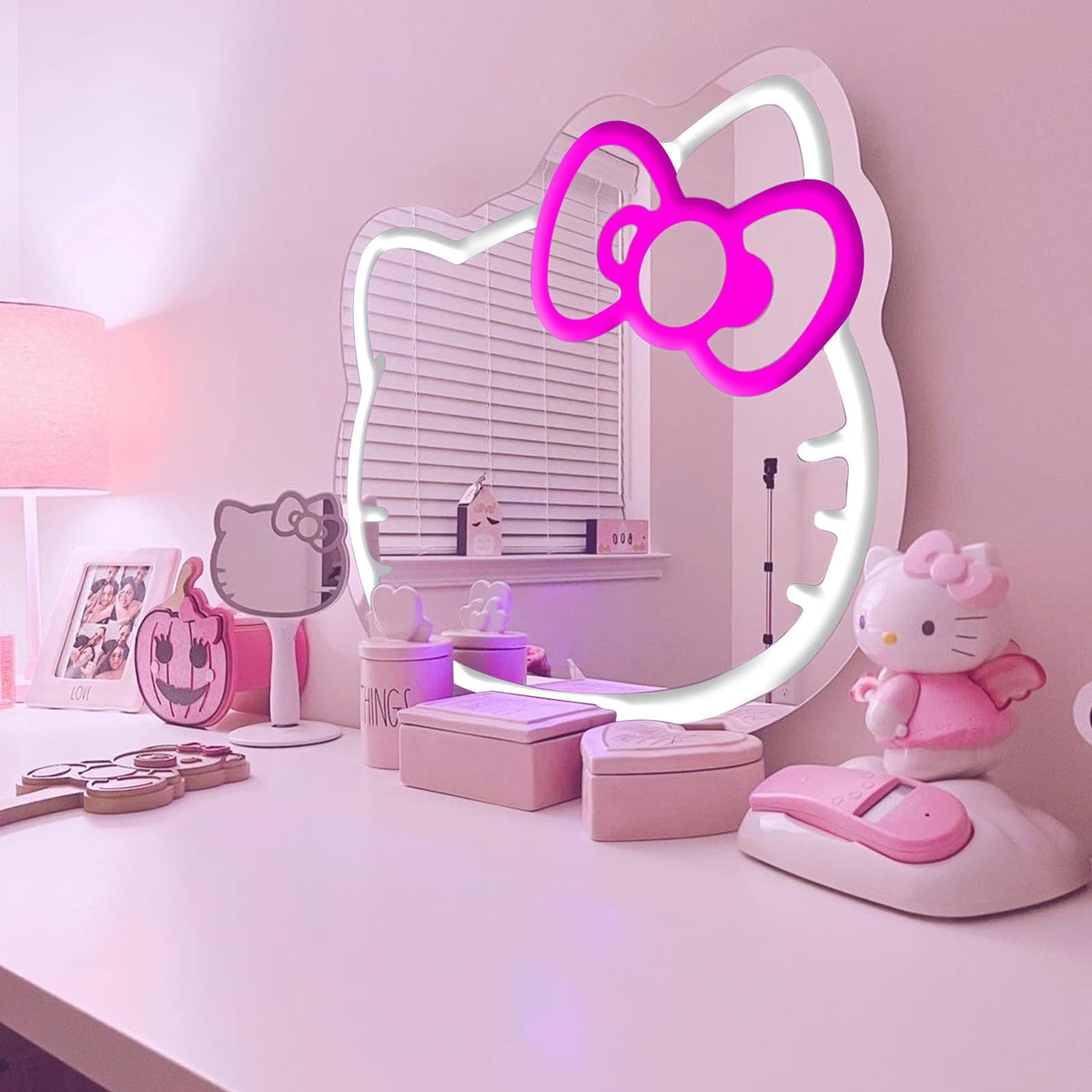 Karc Adorable Cat Sign elevates girl room decor with charm