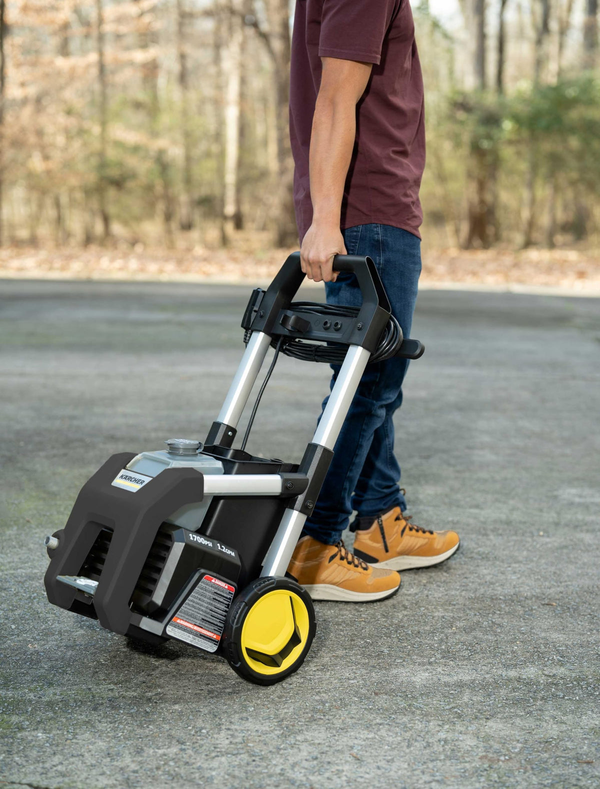 Kärcher K1700B back storage keeps accessories organized and ready.