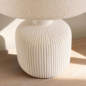 KAWOTI ready-to-use lamp arrives pre-assembled and plug-in friendly.