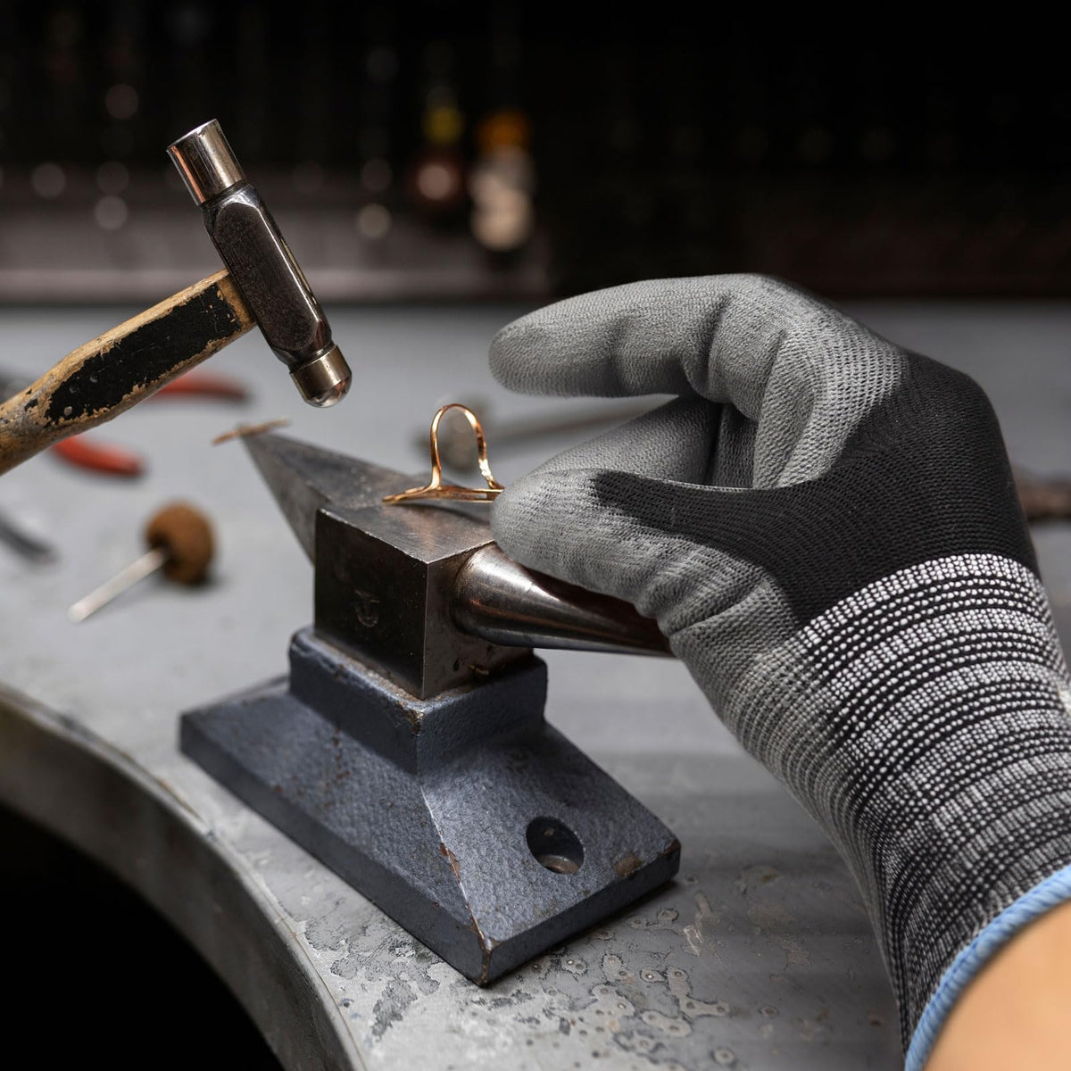 KAYGO gloves – durable anti-slip grip for warehouse tasks