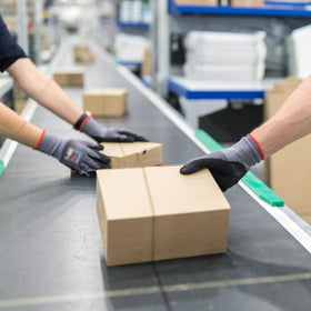 KAYGO KG18NB machine washable safety gloves for easy care after greasy tasks.