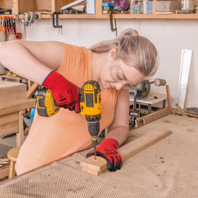 KAYGO gloves suitable for gardening and warehouse tasks.