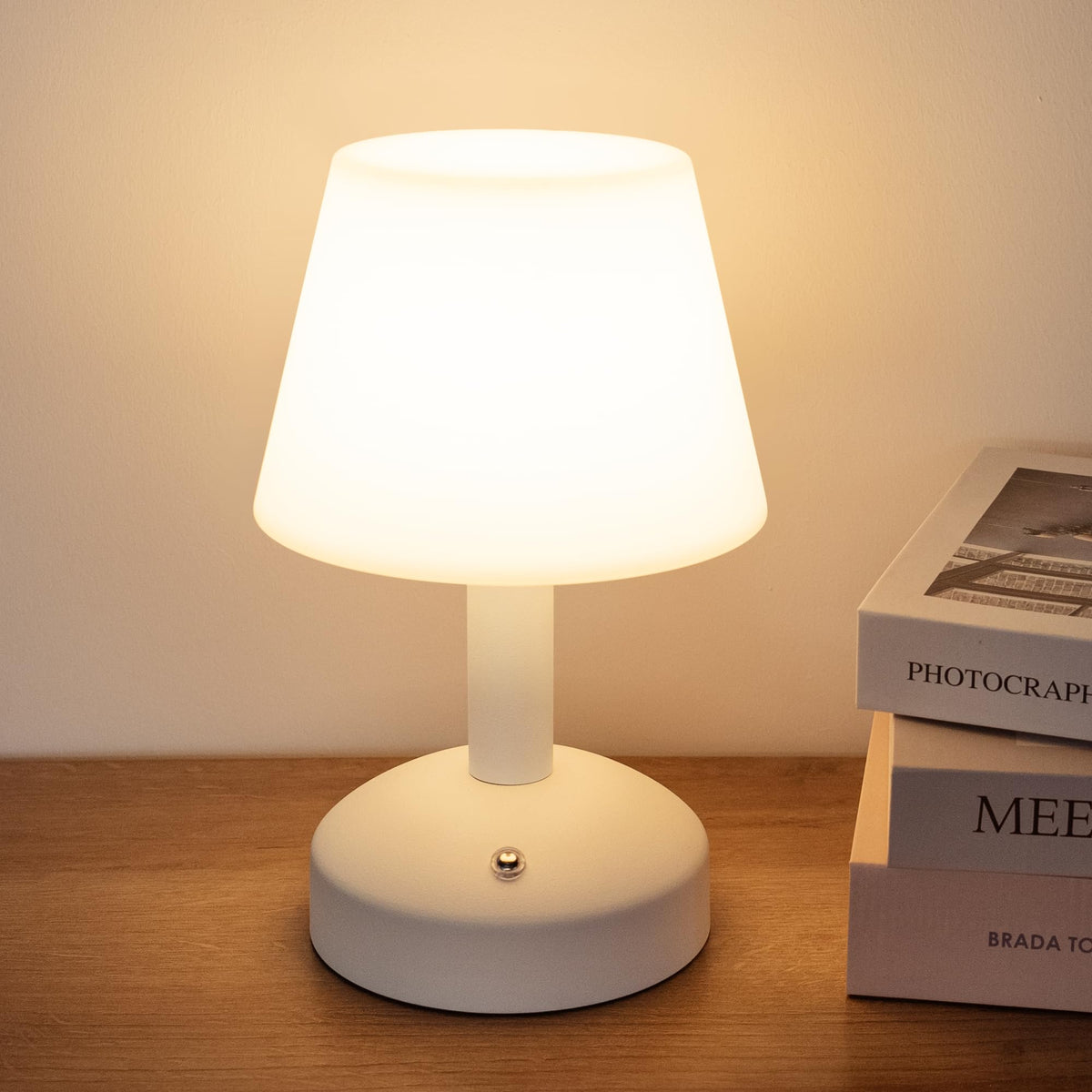 KDG lamp metal body details showcase sturdy build
