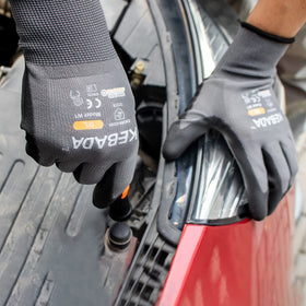 Kebada W1 gloves' touchscreen-compatible fingertips for devices