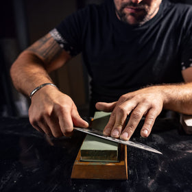KEENBEST Whetstone anti-slip base stabilizes sharpening on the counter