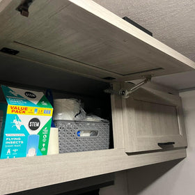KEILEOHO toy box lid stay hinge shown for safe, controlled opening.