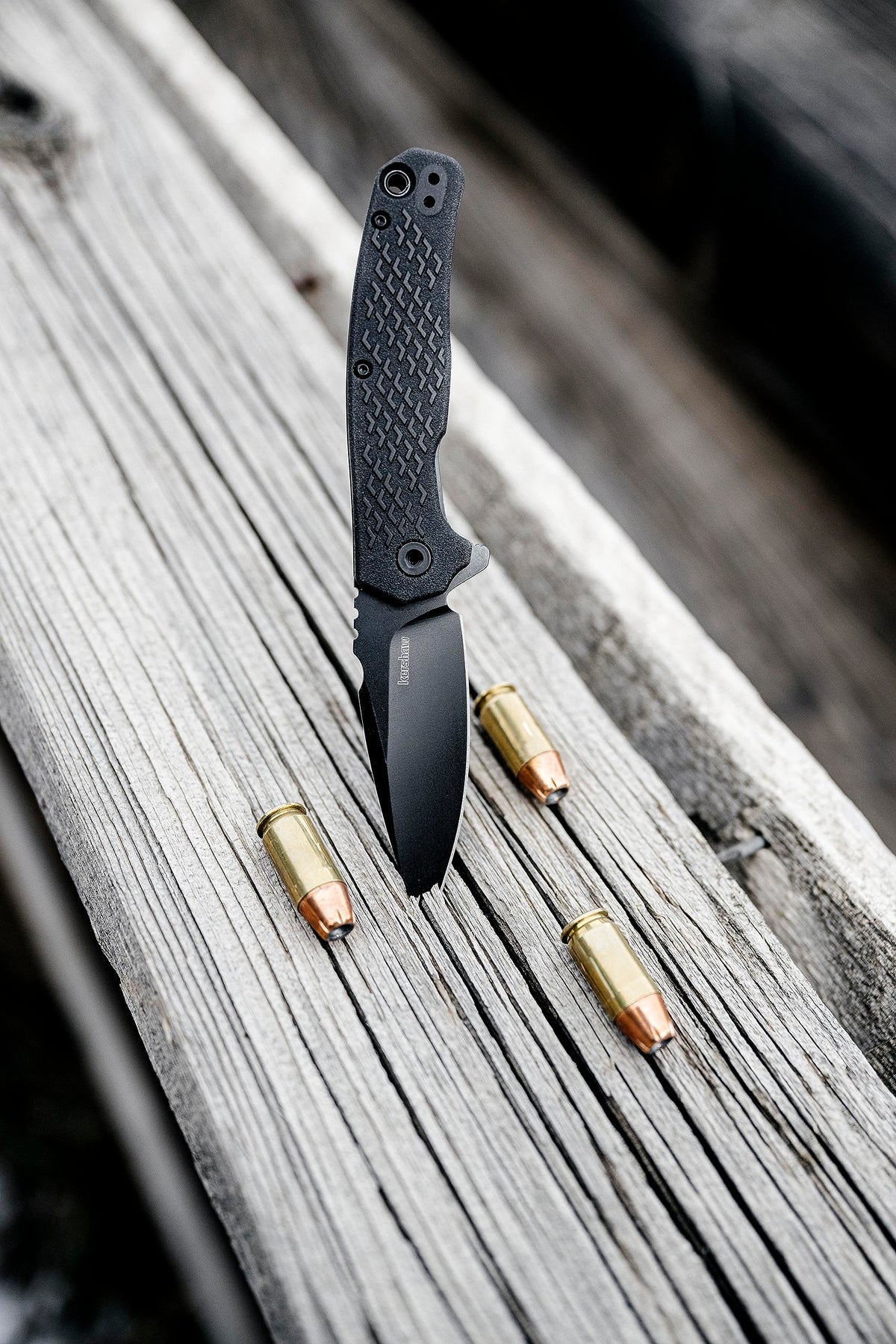 Kershaw Conduit textured handle and liner lock for secure grip