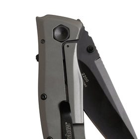 Kershaw Grid frame lock mechanism ensures safe blade use.