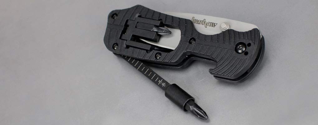 Kershaw Select Fire pocketclip supports right- or left-handed tip-down carry for convenience.