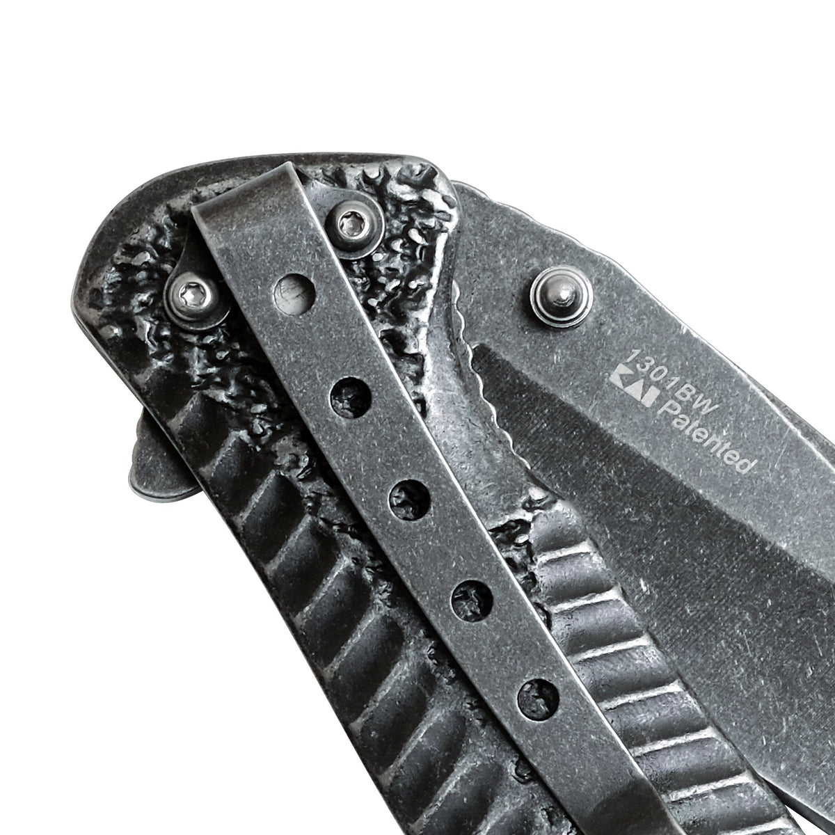 Kershaw Starter flipper and thumbstud ready for one-handed access