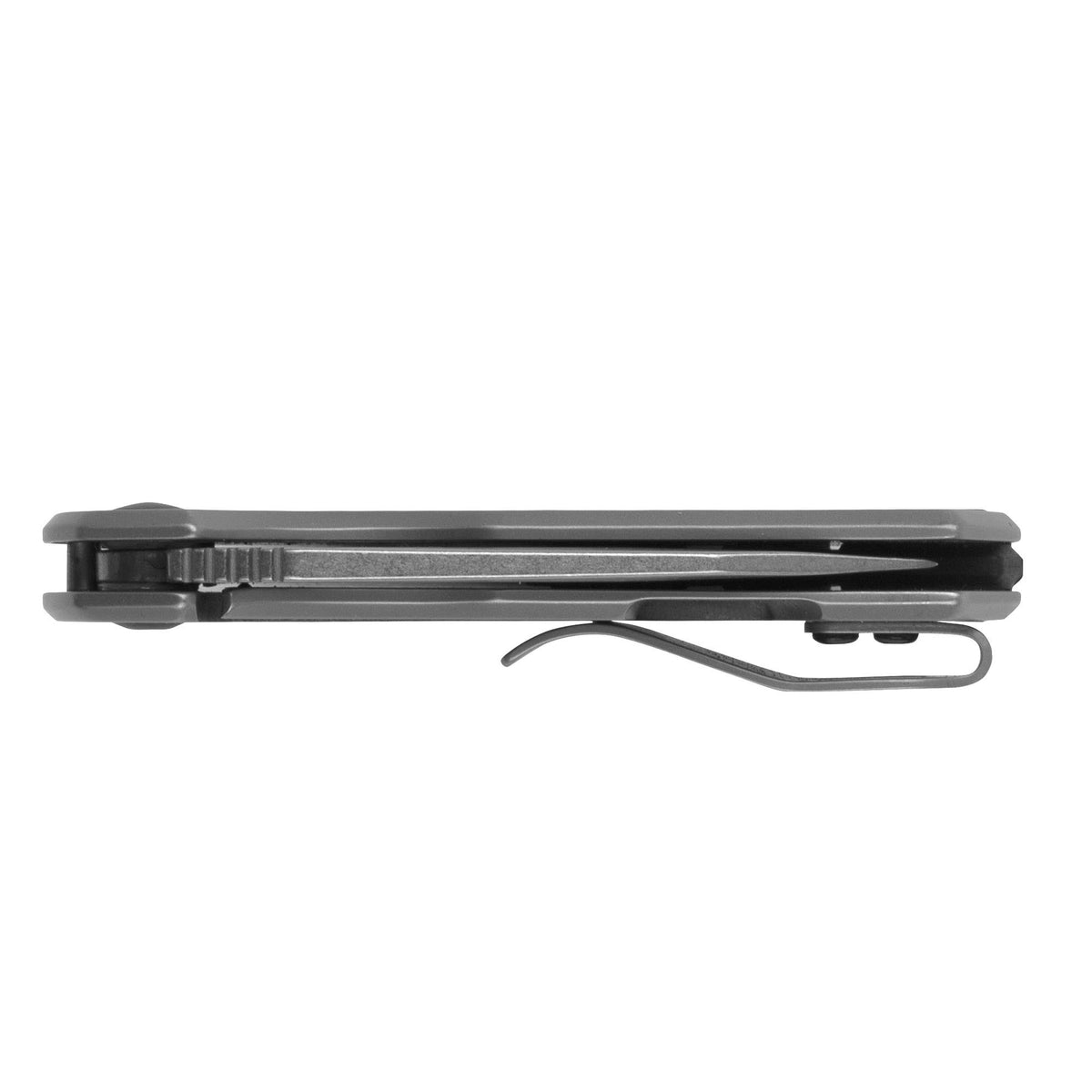 Kershaw Valve assisted opening enables quick blade deployment.