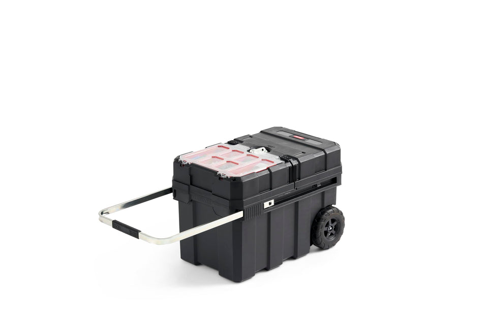 Keter Masterloader resin tool box with locking system for secure travel