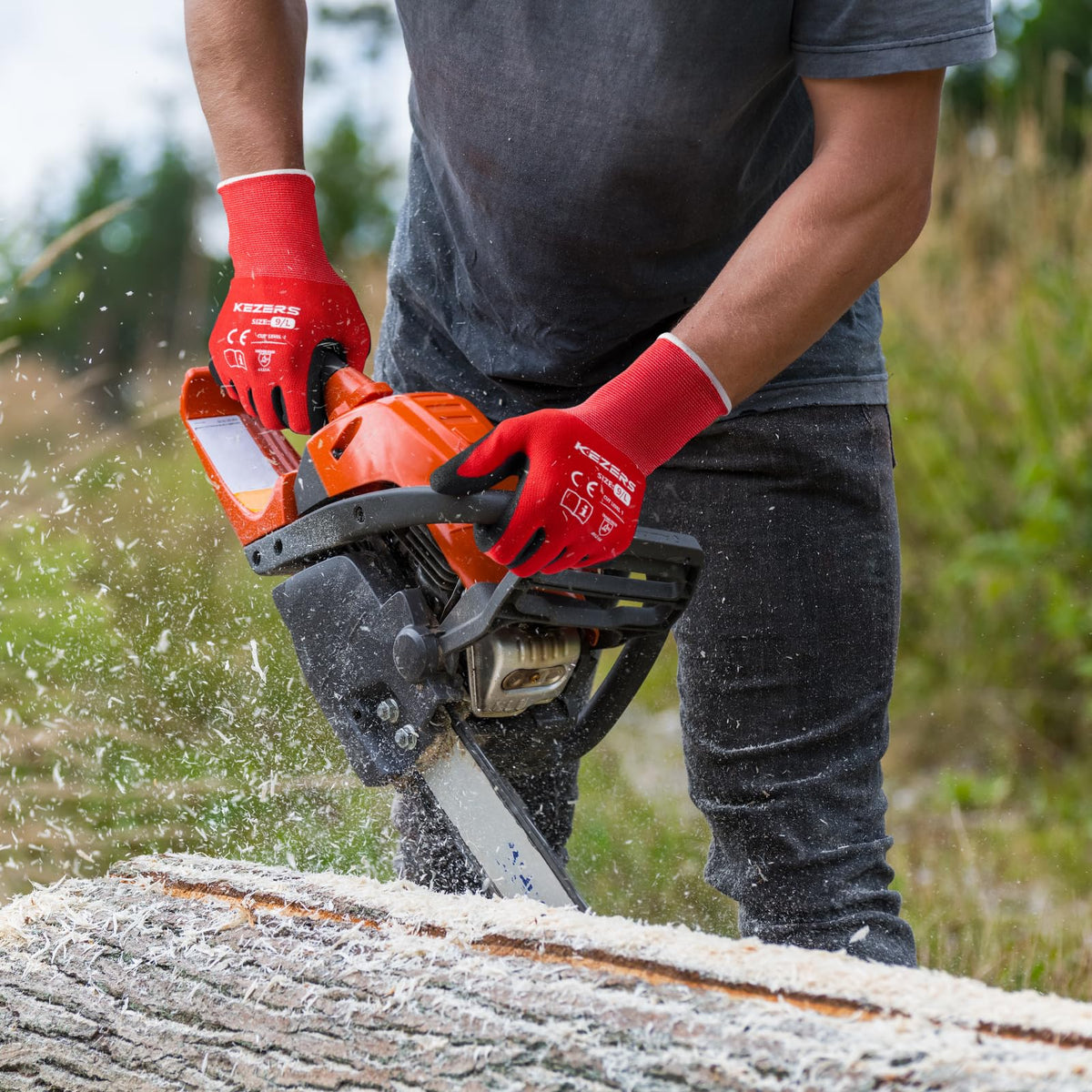 KEZERS safety gloves touchscreen-compatible fingertips for device use