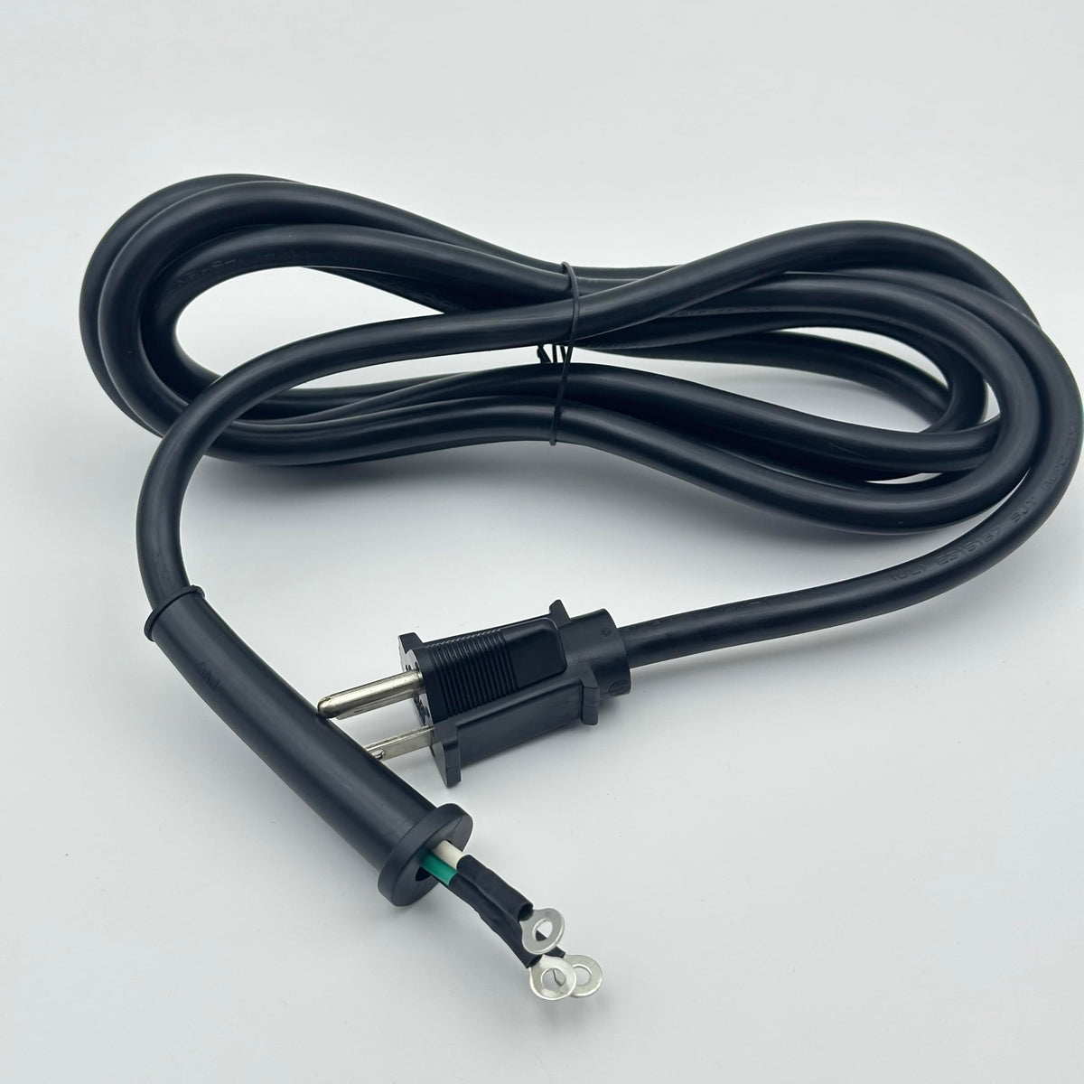 KIAPIEBIO 8.1ft three-wire cord offers flexible routing for safe maneuvering.