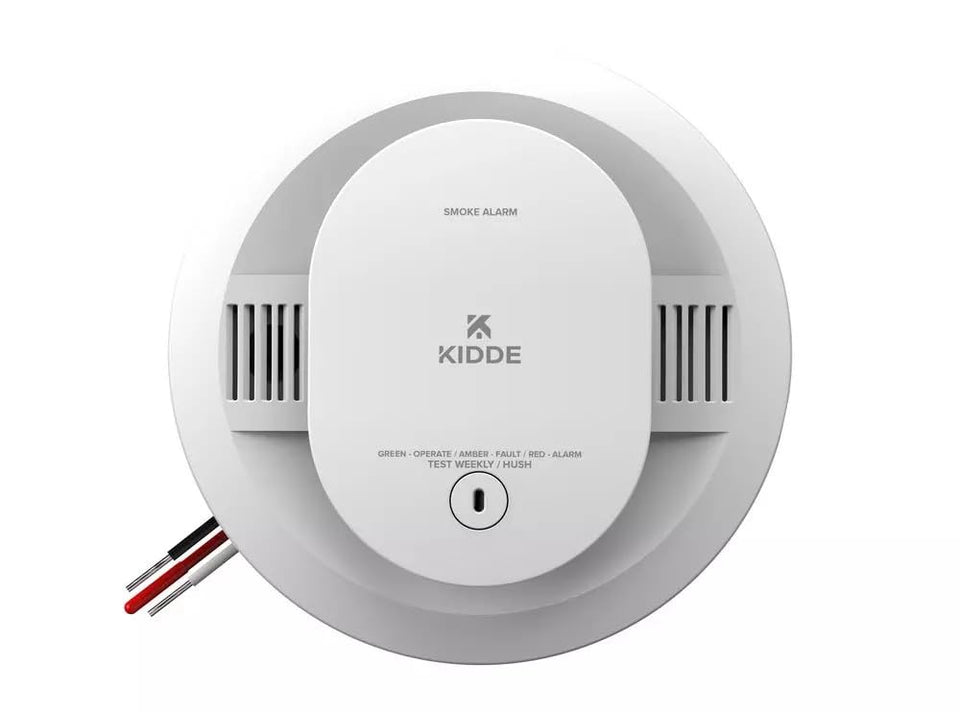 Kidde SMACFEX smoke alarm front view, 120V hardwired with AA backup for reliable home alerts