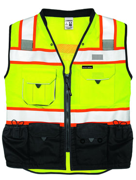 Kishigo S5002 right chest pocket with flap for quick access to gear.