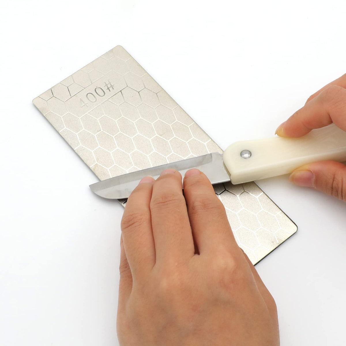 KITANIS honeycomb base design ensures a stable, non-slip sharpening experience.