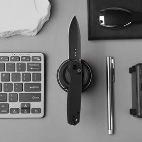 Kizer Pokiman CD pocket-edc knife in use for everyday tasks