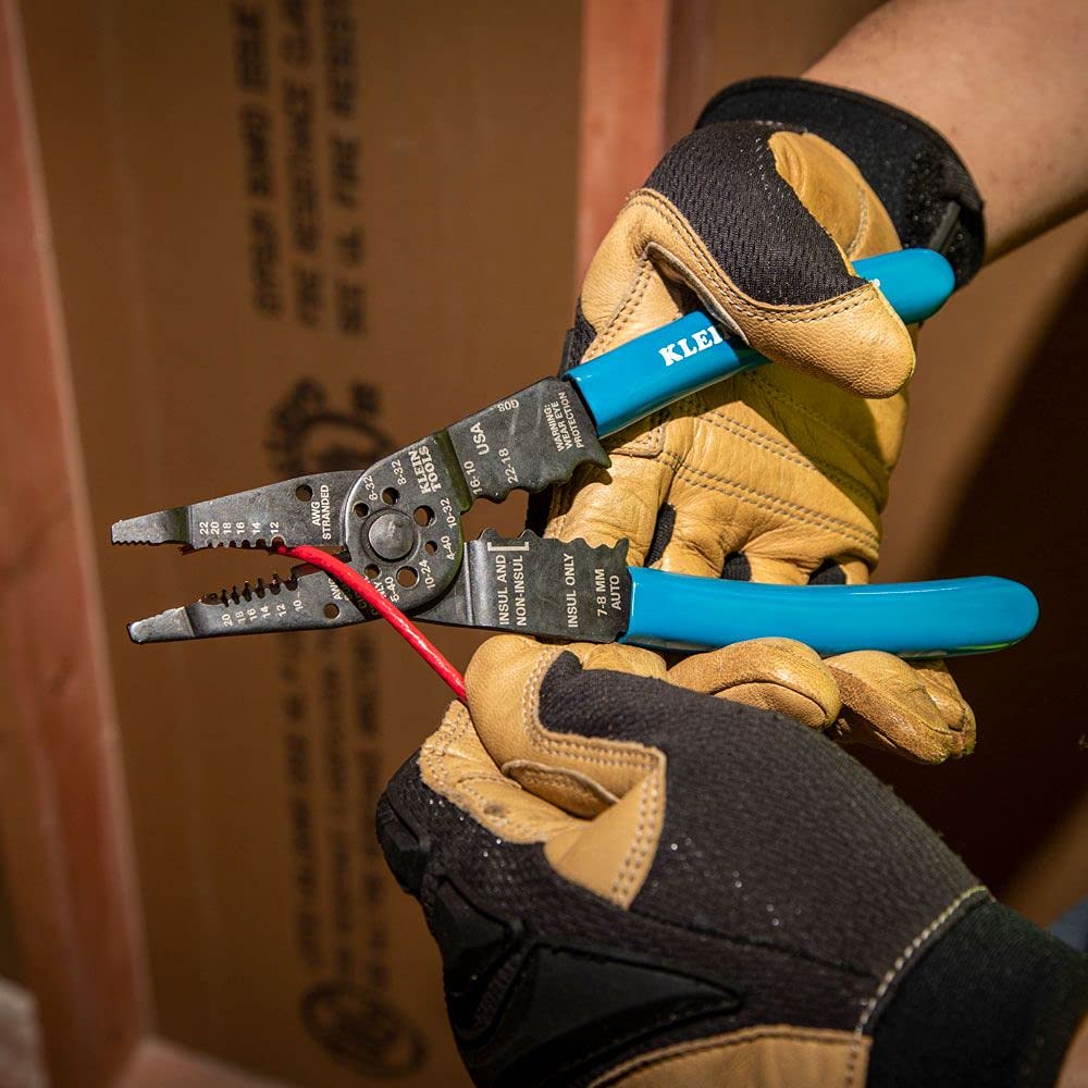 Klein Tools 1010 front-of-pivot jaws reach into confined spots.