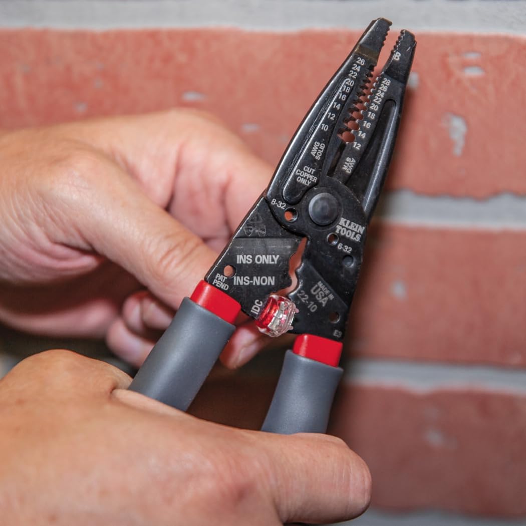 Klein Tools 1019 Kurve insulated terminal crimps for secure terminations.