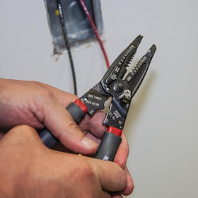 Klein Tools 1019 Kurve precision cutting blades for clean cuts.