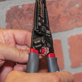 Klein Tools 1019 Kurve reinforced head reduces flex during use.