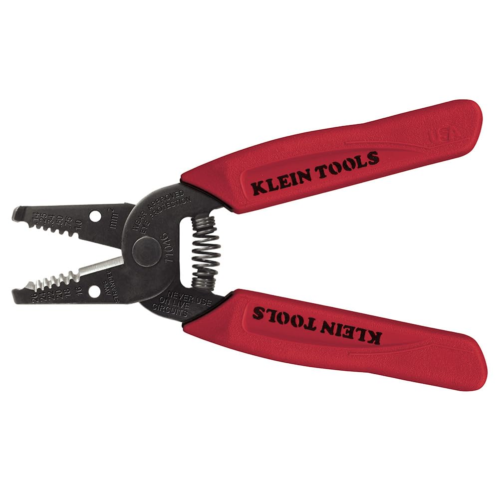 Klein Tools 11046 close-up showing precision wire stripping.