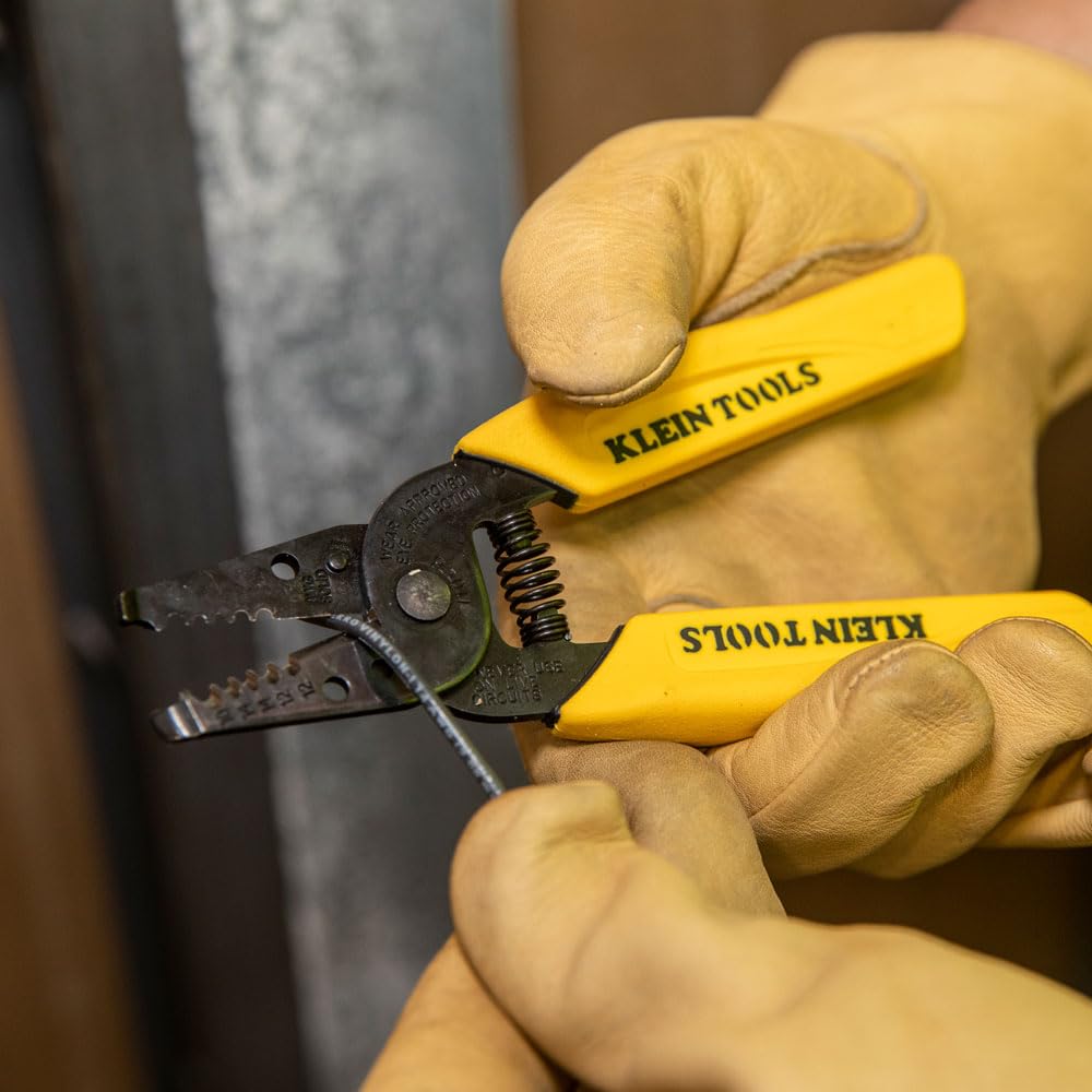 Klein Tools 11048 spring-action allows self-opening for faster workflow