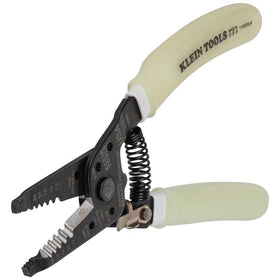 Klein Tools 11055GLW cleanly shears screws 6-32 and 8-32 when needed.
