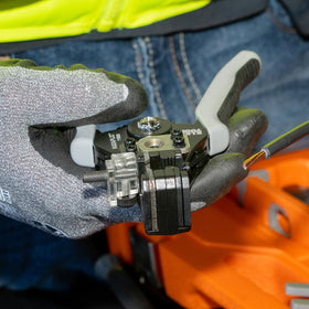 Klein Tools 11069S with ergonomic grip secures PV wire for precise stripping