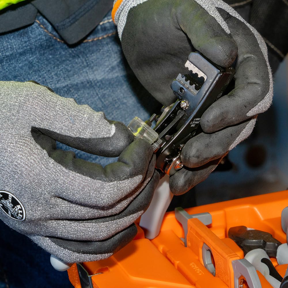 Insulation removal up to 1 inch demonstrated by the 11069S in PV wire prep