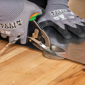Klein Tools 2401R safety clasp keeps jaws closed during storage.