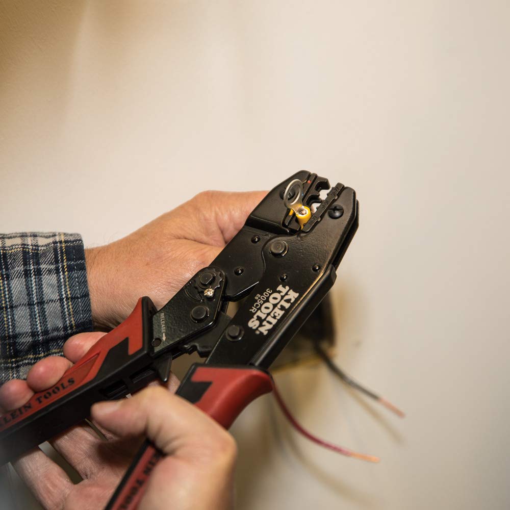 Klein Tools 3005CR color-coded terminal markings for quick, accurate crimps