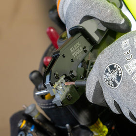 Klein Tools 3010CR molded handles for comfortable extended use