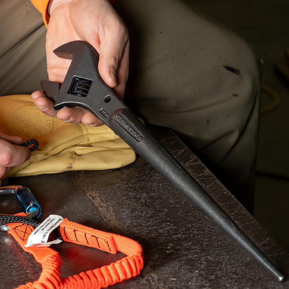 Klein Tools 3227 knurl turns smoothly for effortless adjustment