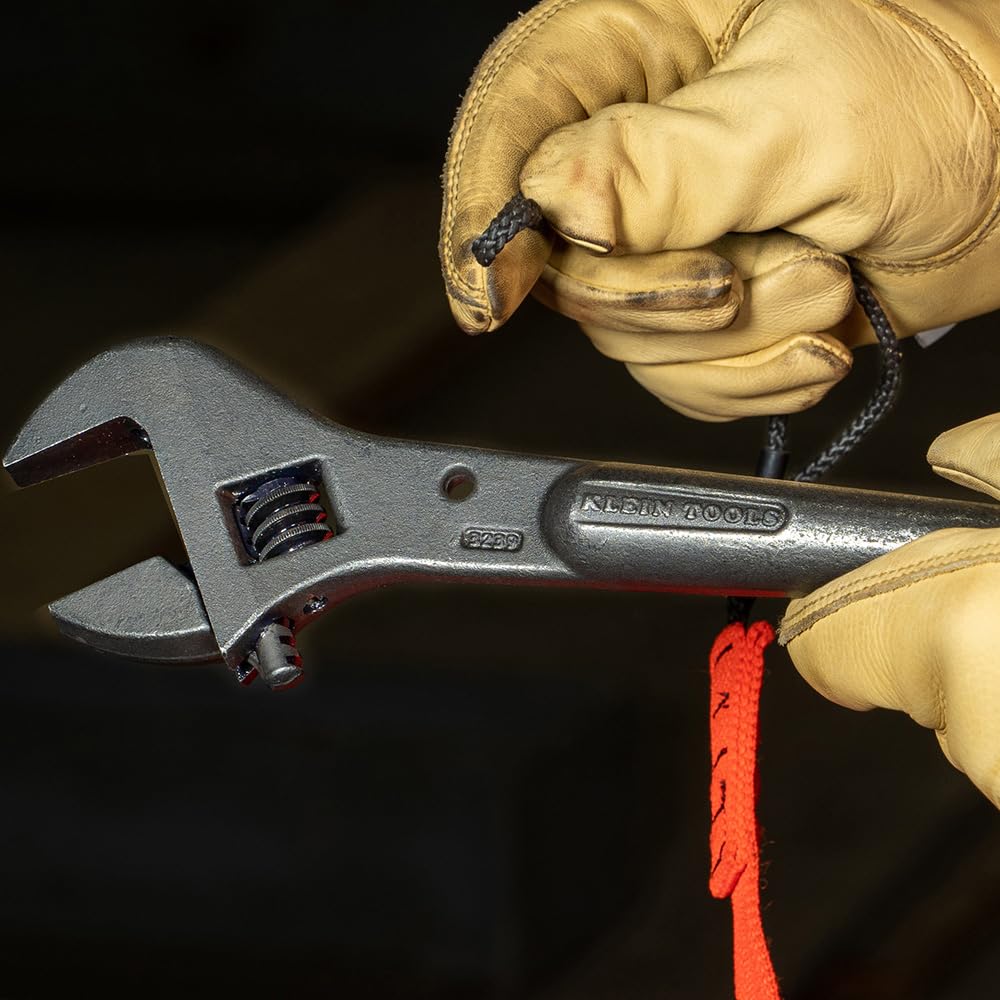 Industrial chrome-plated finish on Klein Tools 3239 resists corrosion.